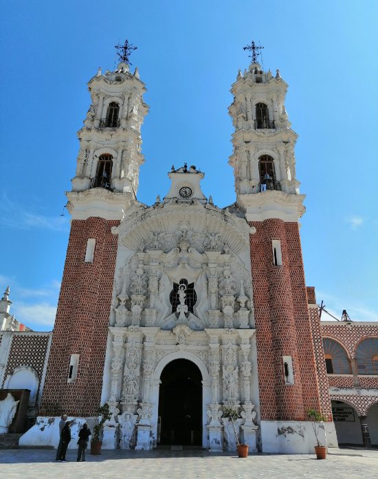 Basílica de Ocotlán por fuera