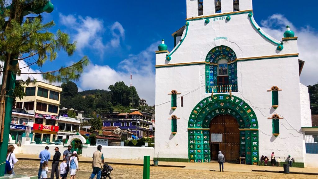 San Juan Chamula, un viaje a un pueblo Tzotzil independiente y