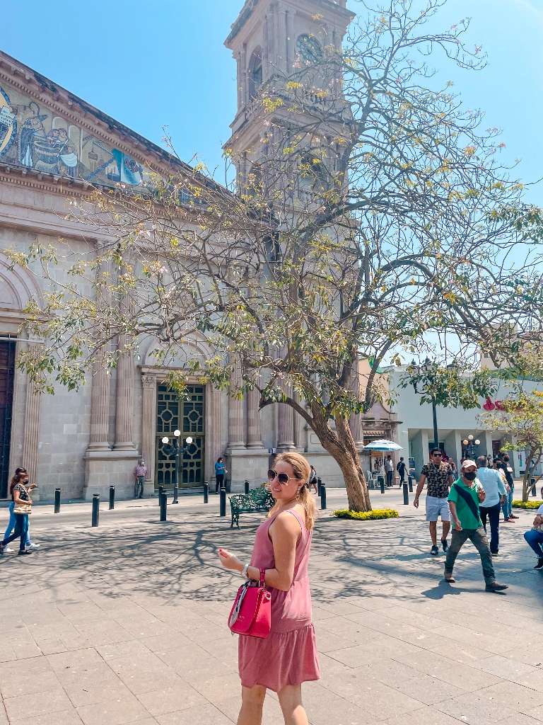 Andrea Soberanis en la Catedral La Inmaculada Concepción en Tampico