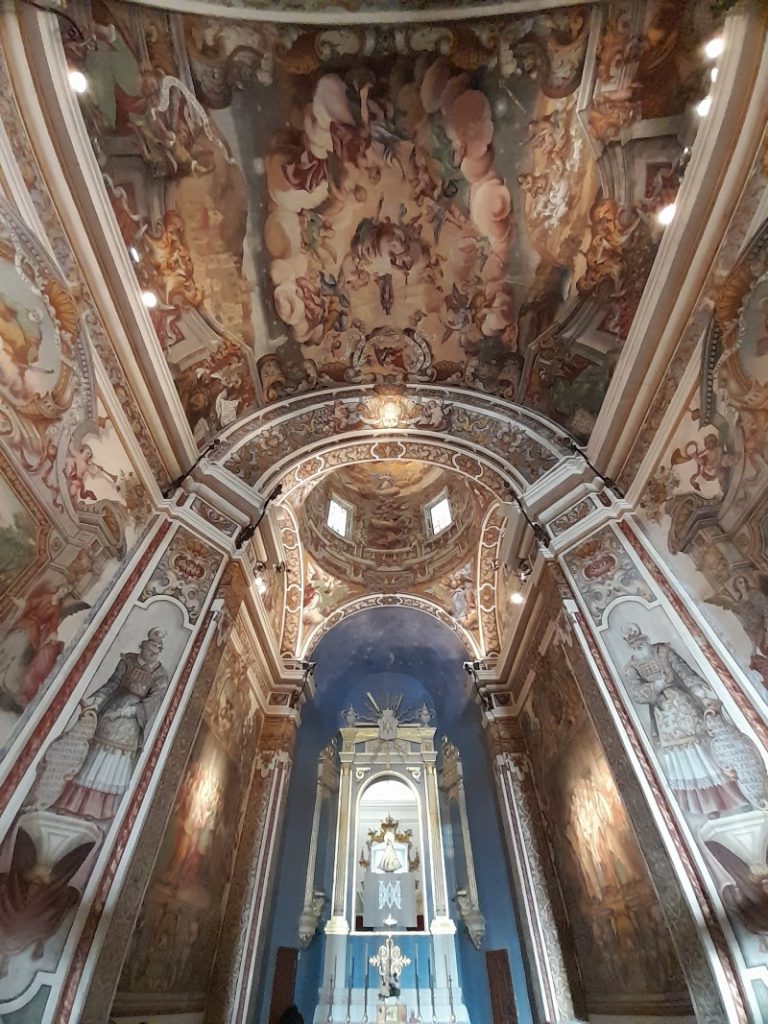 Altar mayor del Real Santuario de la Virgen de la Salud