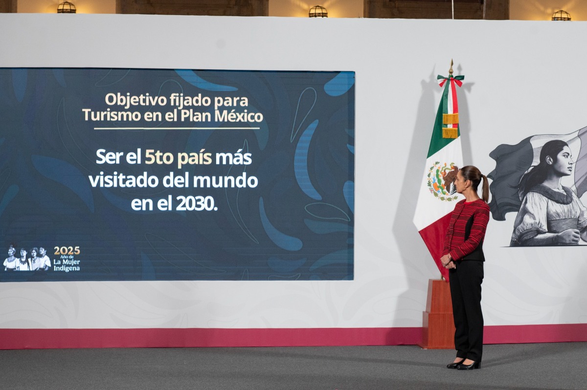 Claudia Sheinbaum hablando de turismo en México