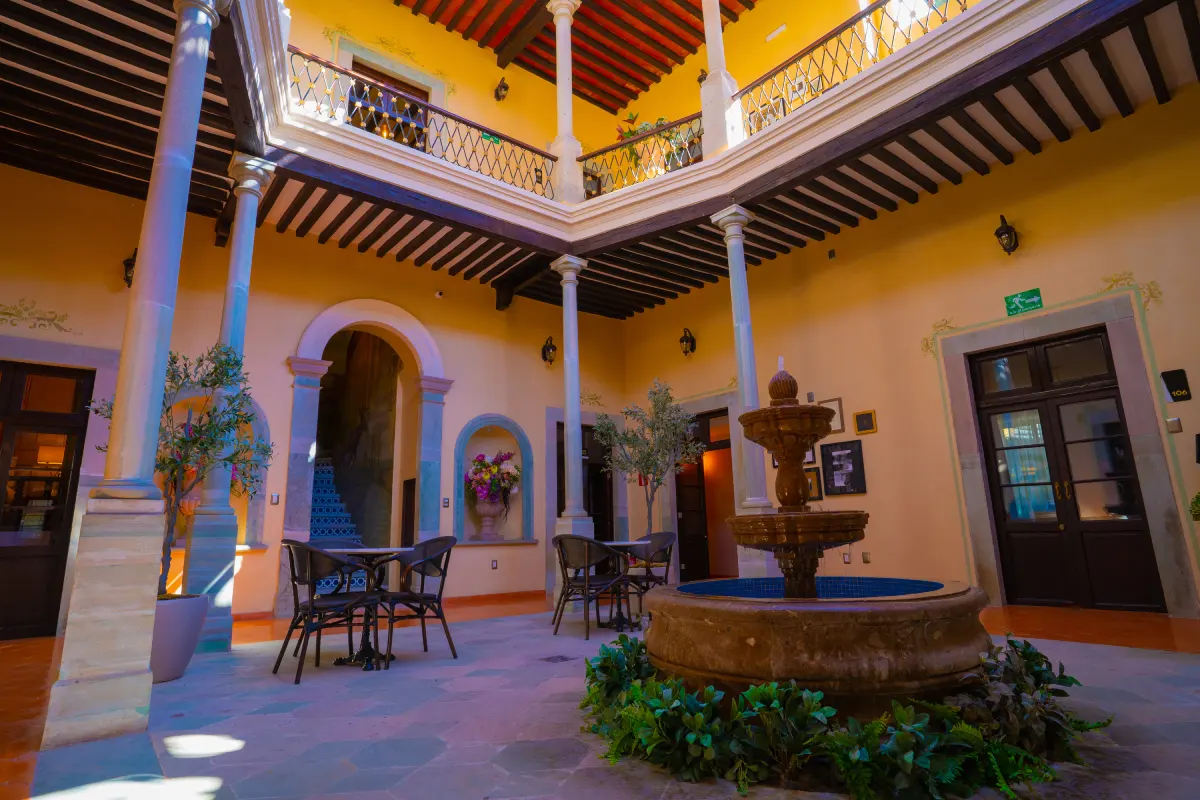 Interior del Hotel Corazón Mexicano