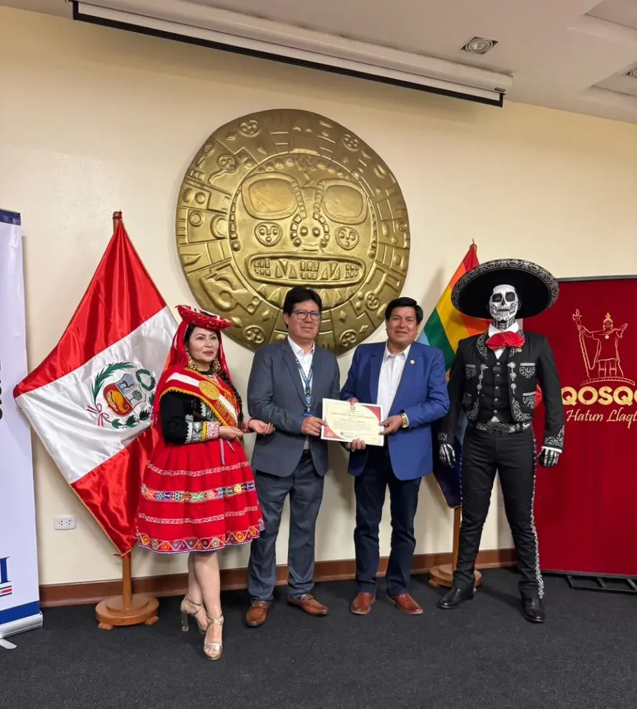 Richard Velásquez Guevara con Luis Beltrán Pantoja