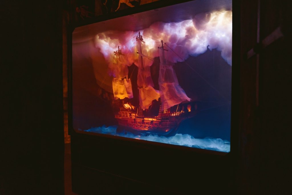 Barco en la Mansión Pirata de Mazatlán