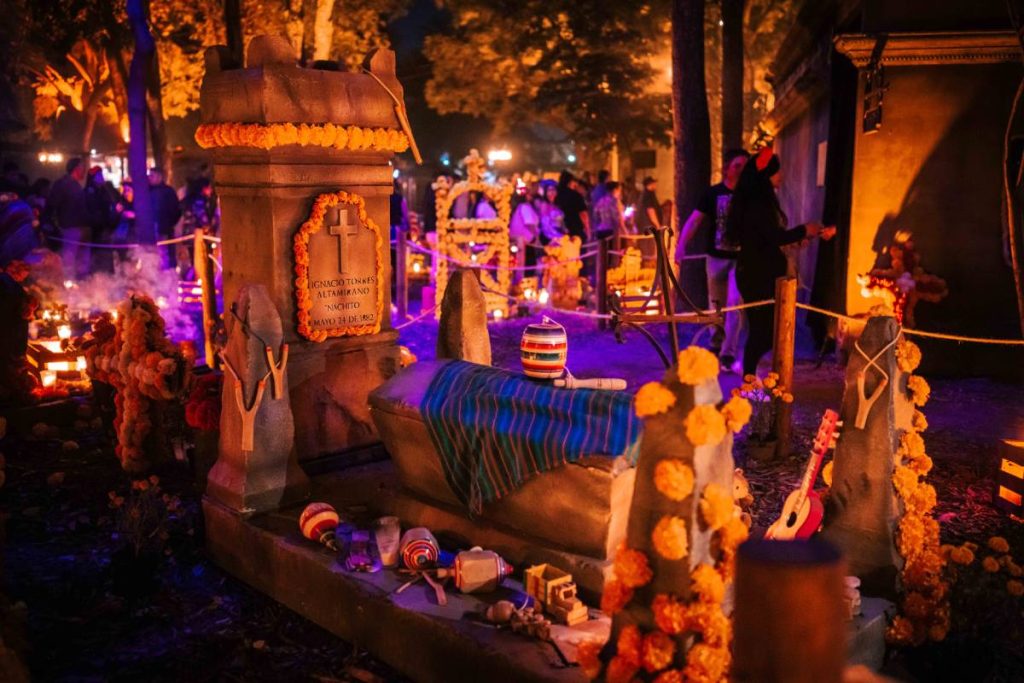 Tumba en el parque temático de Calaverandia