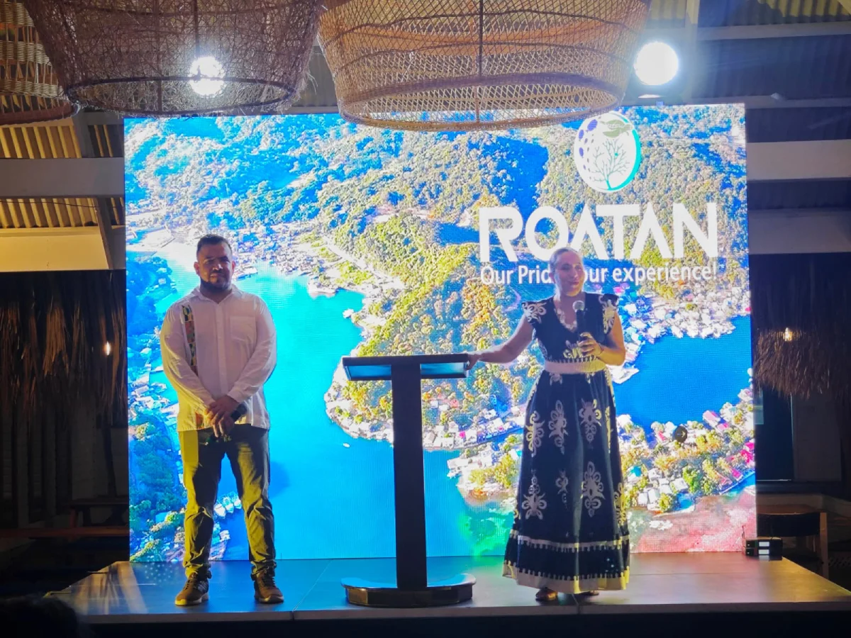 Presentación de CATAM en Roatán