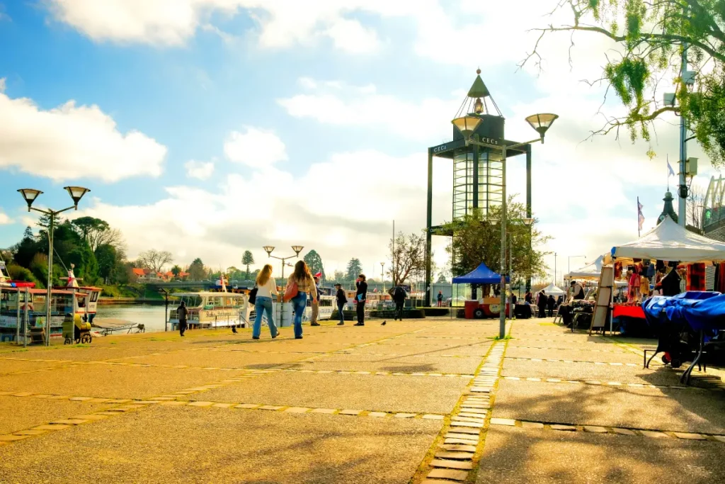 Paseo costanera valdivia.