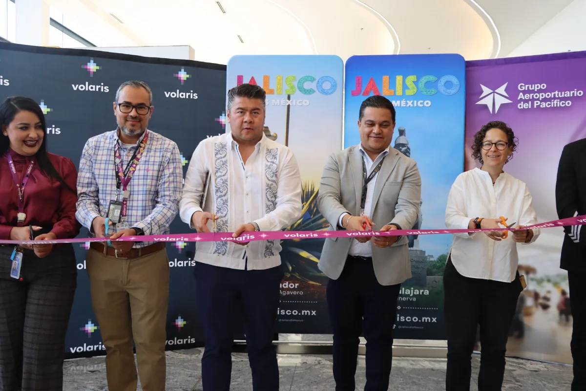 Corte de listón de inauguración de 5 nuevas rutas aéreas en Jalisco