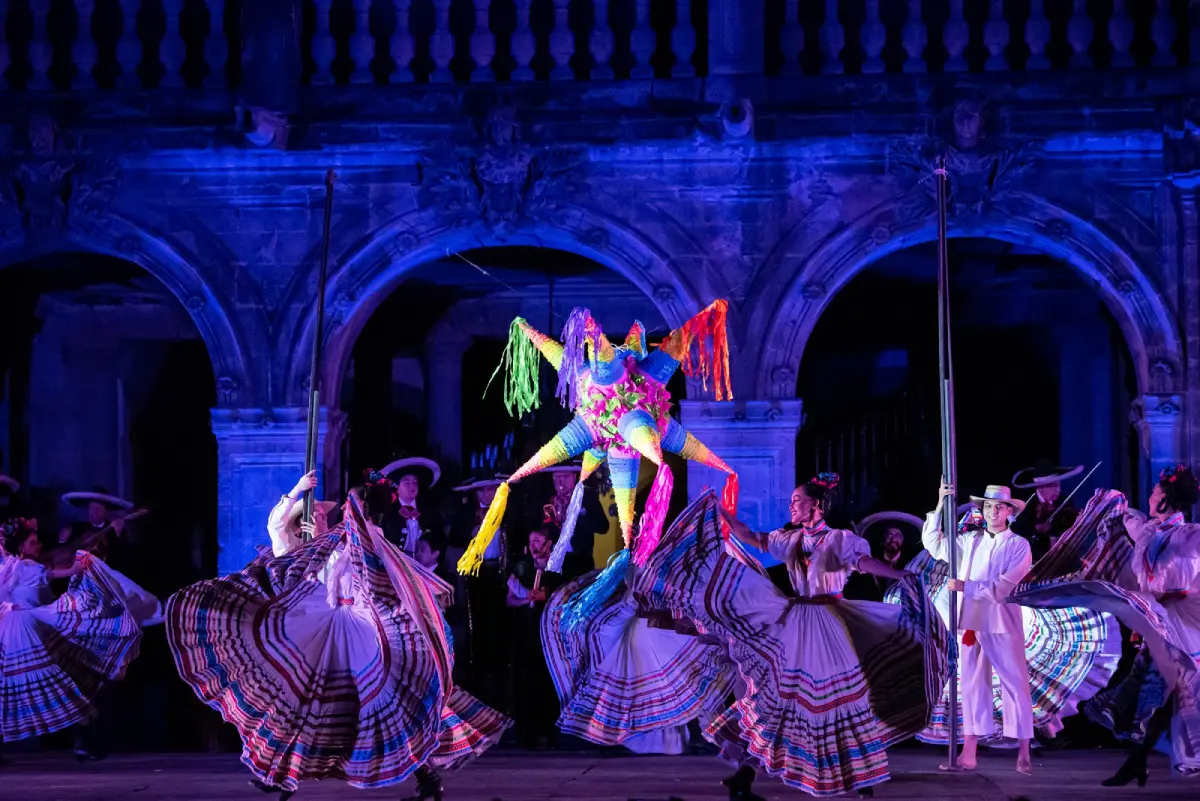 Piñata en Navidades México