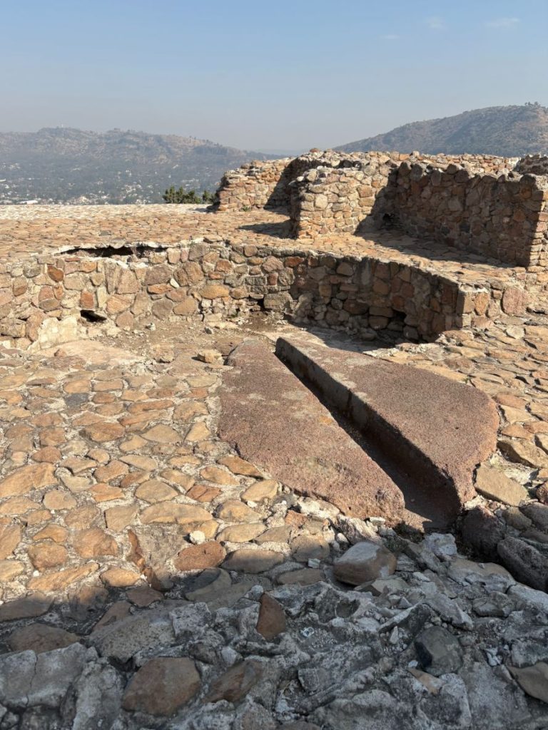 Zona arqueológica en el cerro de Tetzcotzinco 2