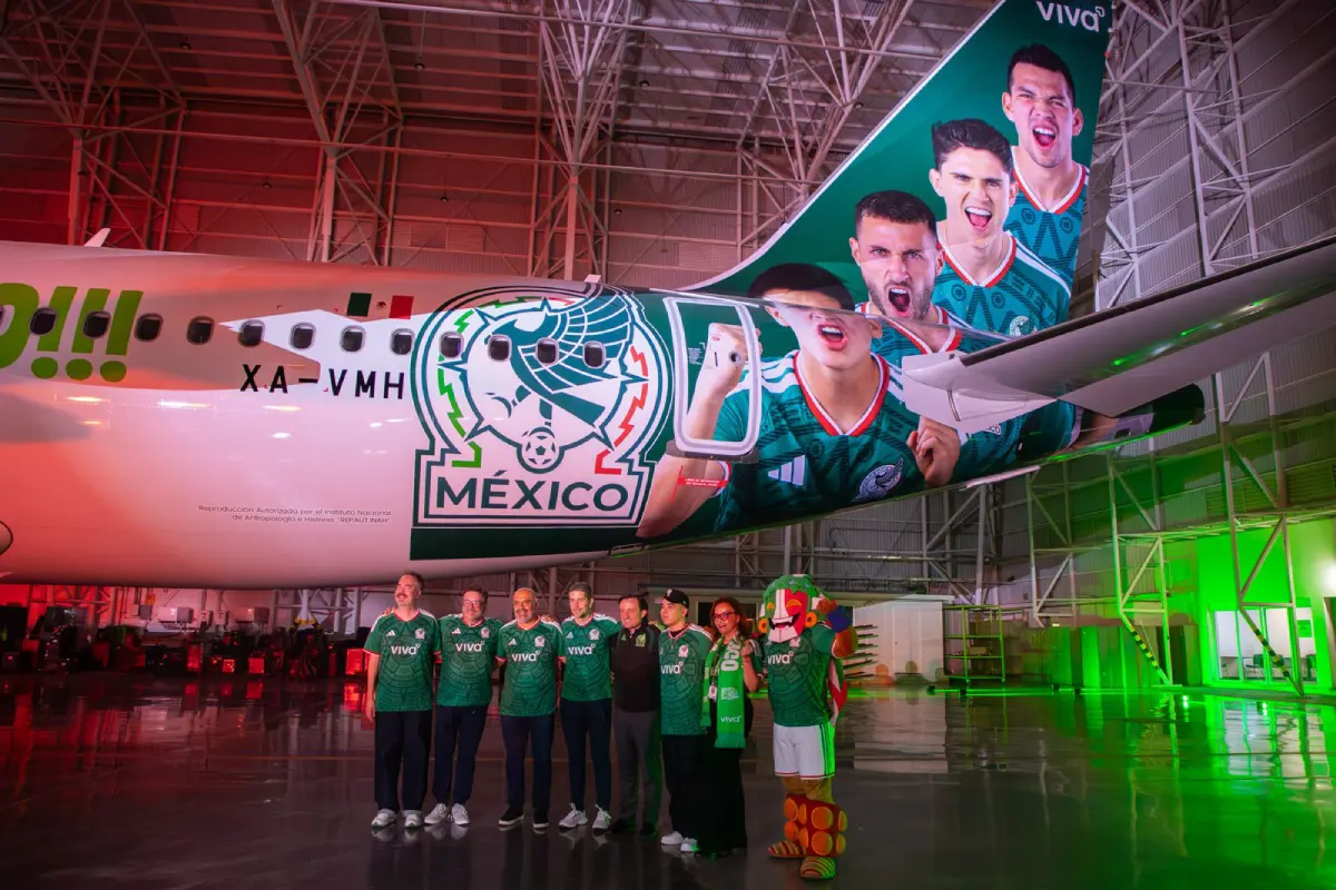 Avión con la imagen de la Selección Nacional de México