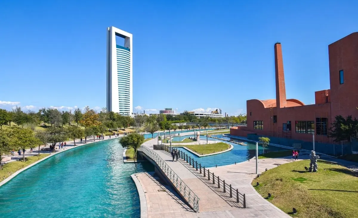 Paseo Santa Lucía en Monterrey, Nuevo León