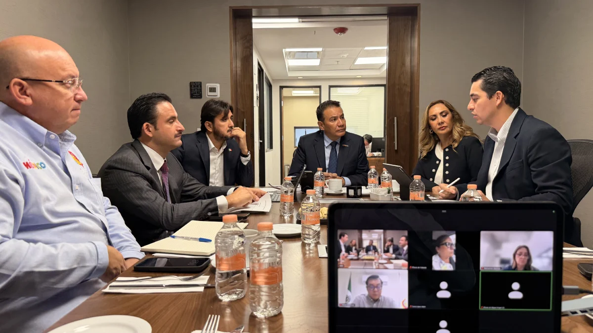 Primera sesión de ASETUR con Roberto Monroy de presidente