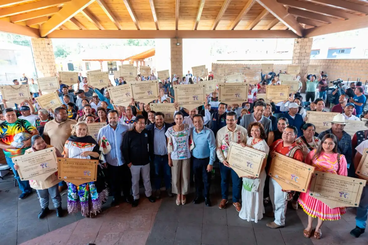 Entregan equipamiento a 84 proyectos de turismo comunitario en Michoacán