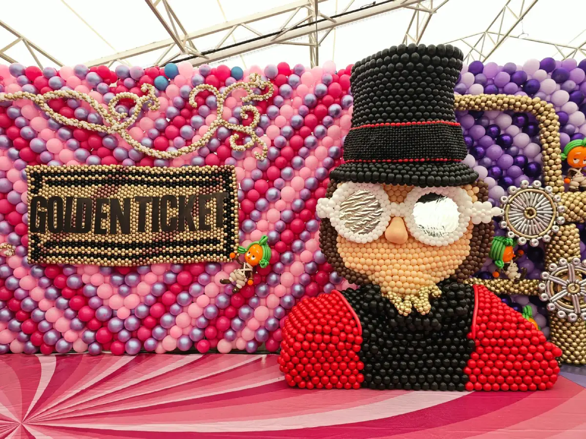 Golden Tickets Willy Balloons Experience