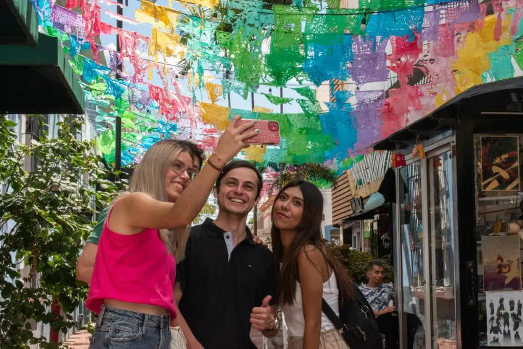 Jóvenes en Colima