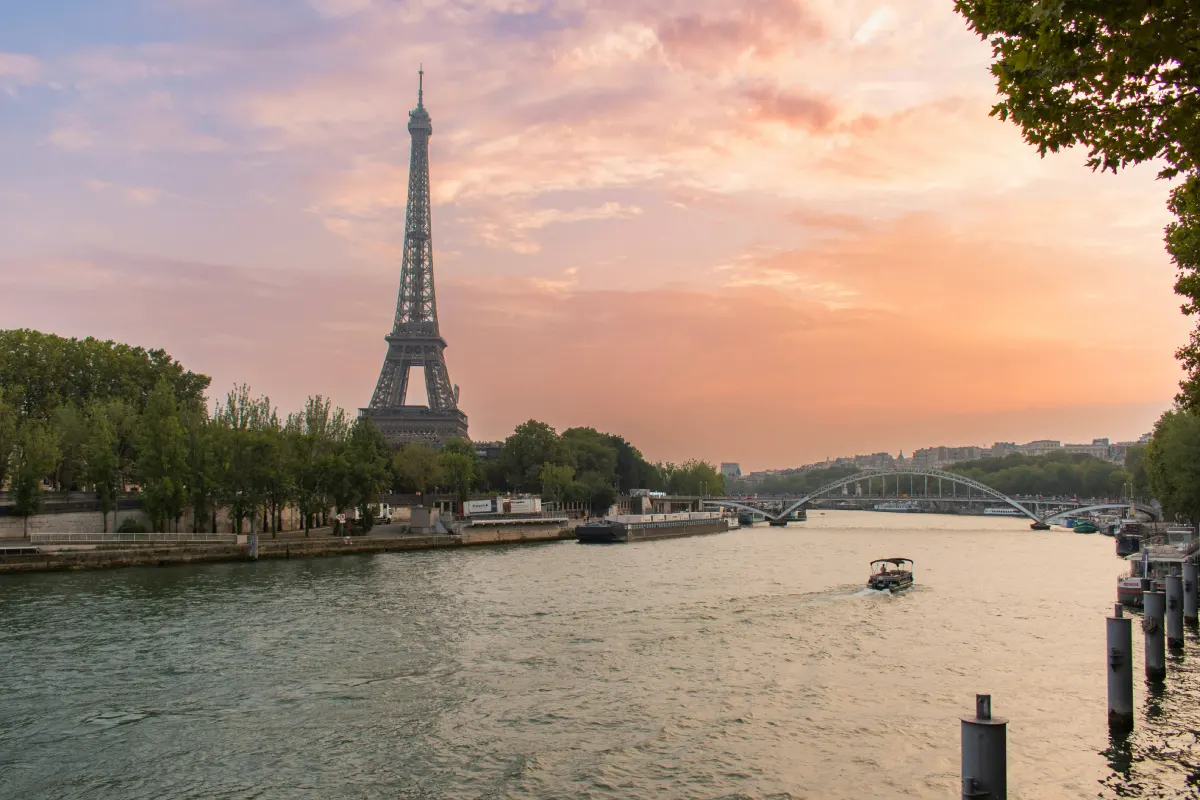 Río Sena y la Torre Eiffel