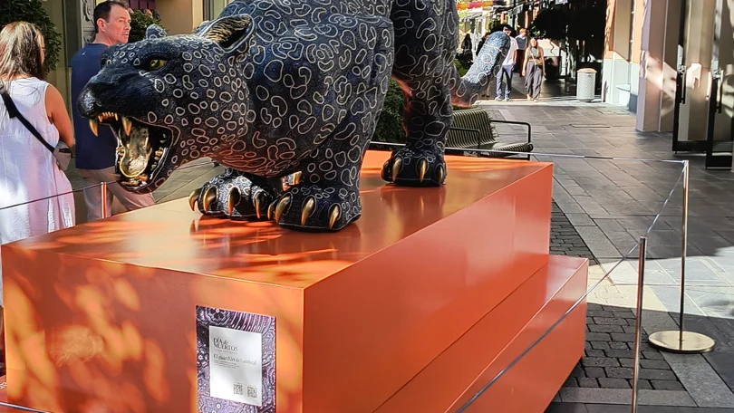 Jaguar de la instalación Un viaje entre mundos en Las Rozas Village
