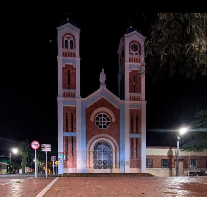 Santuario de la Inmaculada Concepción en Restrepo de noche